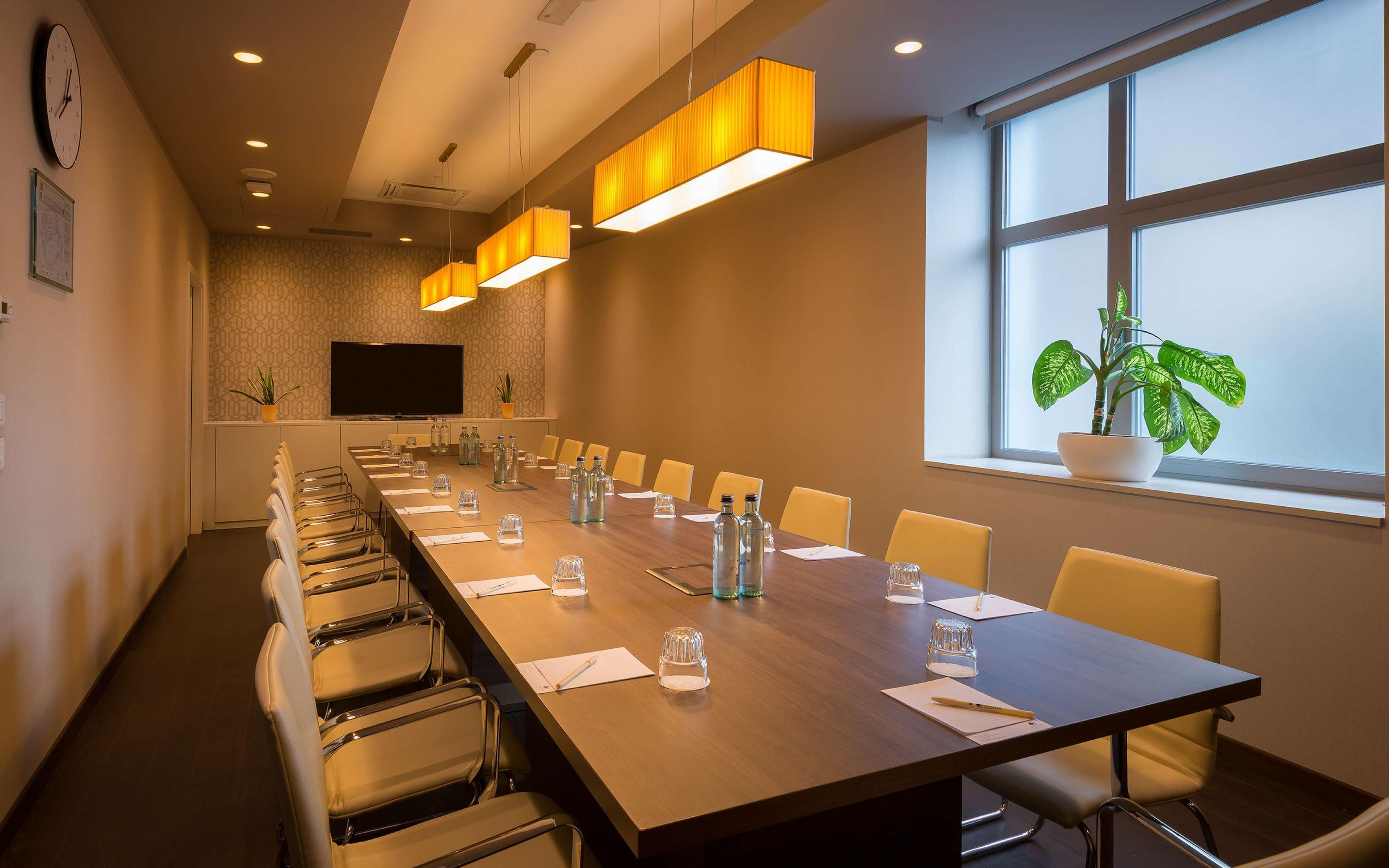 Doubletree By Hilton Yerevan City Centre Kültér fotó
