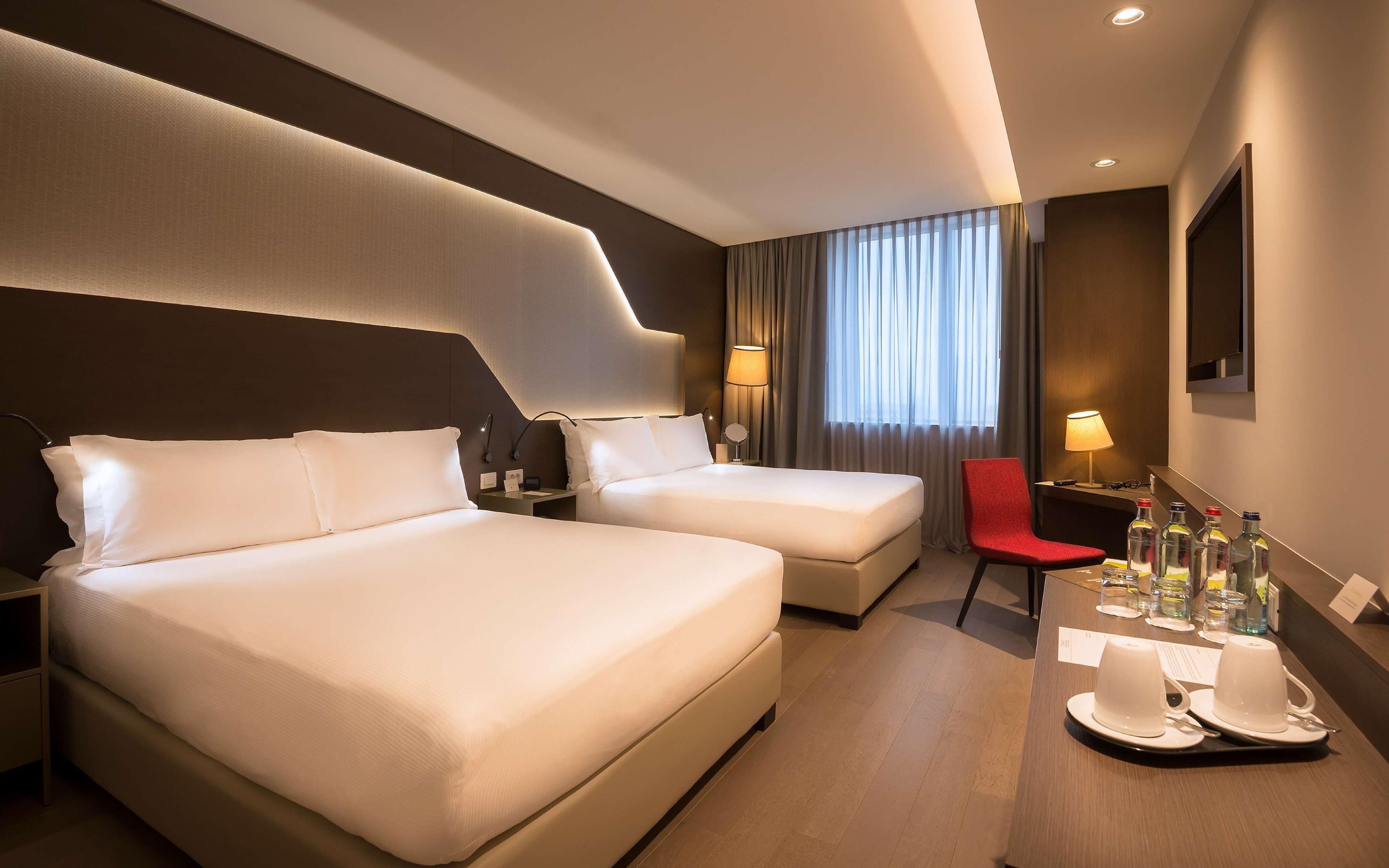 Doubletree By Hilton Yerevan City Centre Kültér fotó